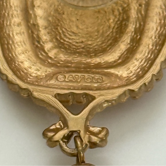 Vintage 1980s Avon Pegasus Earrings – Gold-Tone with Blue Teardrop Stone - Picture 3 of 4